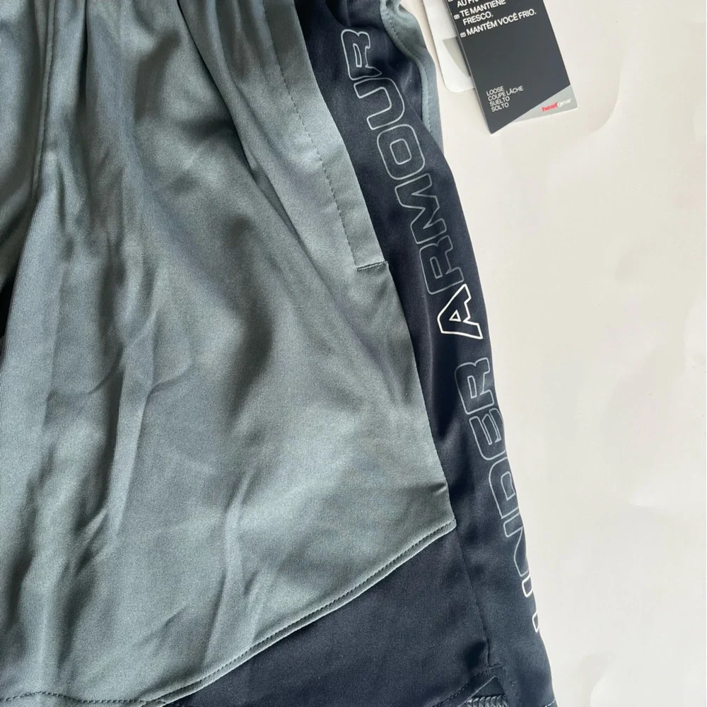 Under Armour Boys Youth Small‎ Gray Black Athletic Shorts NEW